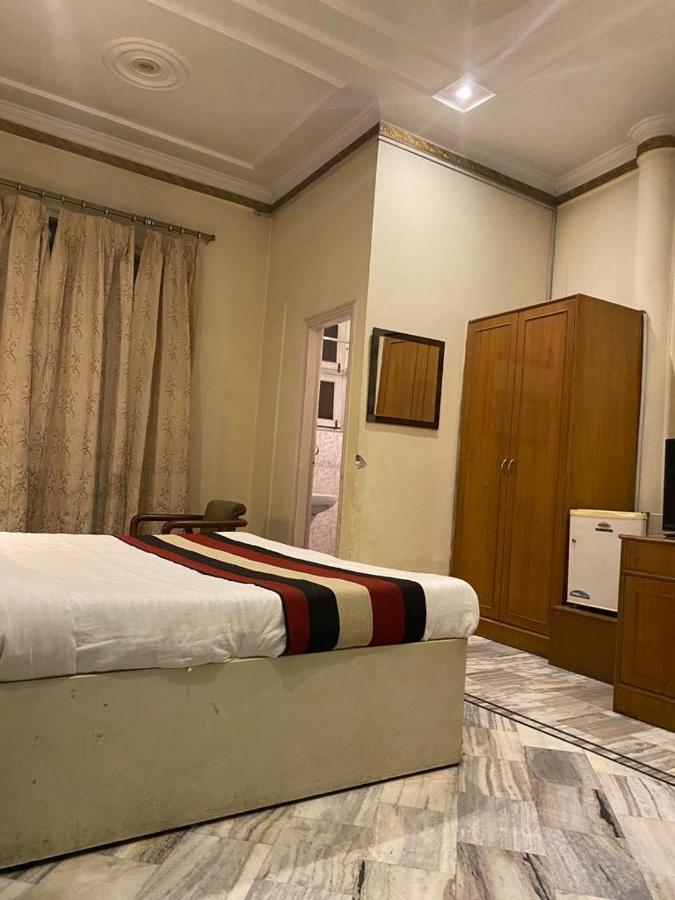 Lavi Hotel Hari Darshan - 10 Meter From Golden Temple Amritsar Exterior photo